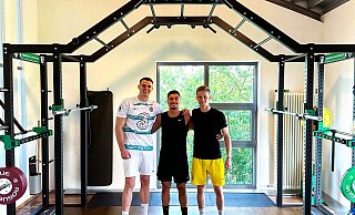 Marlon Zacharias (r.) in der Trainingsgruppe mit Elidon Qenaj und Milad Nejad. - privat Marlon Zacharias (r.) in der Trainingsgruppe mit Elidon Qenaj und Milad Nejad. - privat