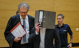 Der Angeklagte soll seine Kollegin bei einer Party erstochen haben. - Andreas Zobe Der Angeklagte soll seine Kollegin bei einer Party erstochen haben. - Andreas Zobe