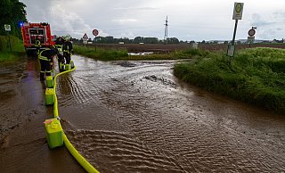 Auch in Porta Westfalica kam es am Sonntag zu Einsätzen wegen Gewitter mit örtlichem Starkregen. - Freiwillige Feuerwehr Porta Westfalica Auch in Porta Westfalica kam es am Sonntag zu Einsätzen wegen Gewitter mit örtlichem Starkregen. - Freiwillige Feuerwehr Porta Westfalica