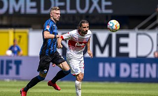 SCP-Stürmer Felix Platte (l.) und Kiels Julian Korb trugen sich beim spektakulären Hinspiel in die Torschützenliste ein. Platte wird nun aber wohl das Rückspiel in Kiel verpassen. - picture alliance/dpa SCP-Stürmer Felix Platte (l.) und Kiels Julian Korb trugen sich beim spektakulären Hinspiel in die Torschützenliste ein. Platte wird nun aber wohl das Rückspiel in Kiel verpassen. - picture alliance/dpa