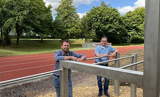 Carsten Hohlt (li.) und Thomas Jöstingmeier an der Calesthenics-Anlage. - Dirk Windmöller Carsten Hohlt (li.) und Thomas Jöstingmeier an der Calesthenics-Anlage. - Dirk Windmöller