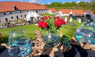 Beim Gartenfest auf dem Gelände des Klosters Dalheim gibt es viele Tipps, Anregungen und Ideen rund um den Garten. - Uwe Müller Beim Gartenfest auf dem Gelände des Klosters Dalheim gibt es viele Tipps, Anregungen und Ideen rund um den Garten. - Uwe Müller