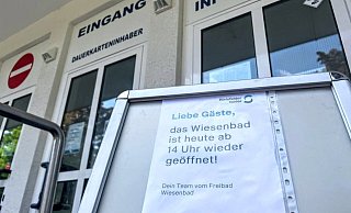 Das Wiesenbad ist bis 14 Uhr geschlossen. - Charlotte Mahncke Das Wiesenbad ist bis 14 Uhr geschlossen. - Charlotte Mahncke