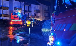 Im ersten Obergeschoss dieses Mehrfamilienhauses brannte am frühen Morgen Unrat auf dem Balkon. - Ralph Meyer Im ersten Obergeschoss dieses Mehrfamilienhauses brannte am frühen Morgen Unrat auf dem Balkon. - Ralph Meyer
