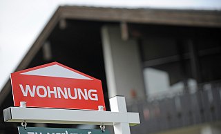 Die Nachfrage an Eigentumswohnungen lässt nach, die Preise sinken. Das bekommen auch heimische Immobilienmakler zu spüren. - dpa Die Nachfrage an Eigentumswohnungen lässt nach, die Preise sinken. Das bekommen auch heimische Immobilienmakler zu spüren. - dpa