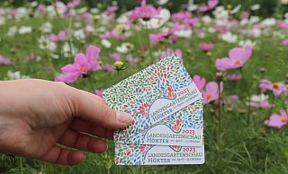 Die LGS-Dauerkarte kann auch als Ticket für den Nahverkehr genutzt werden. Aber auch, wenn man gar nicht zur Schau fährt? - LGS Höxter/M.Puls Die LGS-Dauerkarte kann auch als Ticket für den Nahverkehr genutzt werden. Aber auch, wenn man gar nicht zur Schau fährt? - LGS Höxter/M.Puls
