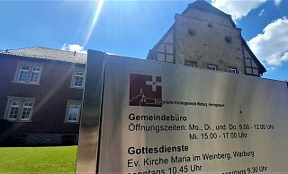 Die evangelische Kirchengemeinde – früher Warburg-Herlinghausen, nun Altkreis Warburg. - Simone Flörke Die evangelische Kirchengemeinde – früher Warburg-Herlinghausen, nun Altkreis Warburg. - Simone Flörke