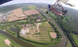 Die Landesgartenschau von oben: Der Bielefelder Luftbildfotograf Detlef Wittig hat aus einem Ultraleichtflieger fotografiert. - Detlef Wittig Die Landesgartenschau von oben: Der Bielefelder Luftbildfotograf Detlef Wittig hat aus einem Ultraleichtflieger fotografiert. - Detlef Wittig