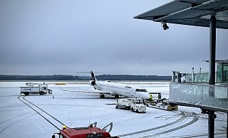 Der Schnee sorgte am Flughafen Paderborn/Lippstadt laut Geschäftsführer Roland Hüser nicht für Verzögerungen im Ablauf. - Jens Reddeker Der Schnee sorgte am Flughafen Paderborn/Lippstadt laut Geschäftsführer Roland Hüser nicht für Verzögerungen im Ablauf. - Jens Reddeker