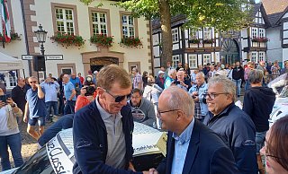 Walter Röhrl und Bürgermeister Hubertus Grimm. - Torsten Wegener Walter Röhrl und Bürgermeister Hubertus Grimm. - Torsten Wegener