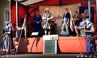 Ein Youtube-Video dokumentiert den Auftritt von Güterslohs Bürgermeister Norbert Morkes bei Anno 1366 in Detmold. - Screenshot: Youtube Ein Youtube-Video dokumentiert den Auftritt von Güterslohs Bürgermeister Norbert Morkes bei Anno 1366 in Detmold. - Screenshot: Youtube