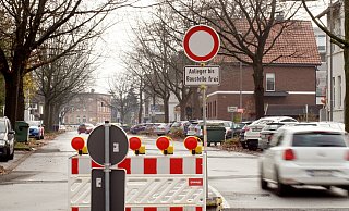 Durchfahrt verboten: Die Brunnenallee in Bünde wird wieder gesperrt. - Niklas Krämer Durchfahrt verboten: Die Brunnenallee in Bünde wird wieder gesperrt. - Niklas Krämer