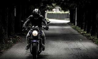 Der Motorradfahrer war mehrfach zu schnell unterwegs - das beweist sichergestelltes Videomaterial. - Symbolbild Pixabay Der Motorradfahrer war mehrfach zu schnell unterwegs - das beweist sichergestelltes Videomaterial. - Symbolbild Pixabay