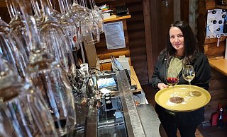 Valbona Hasanramaj freut sich auf die Eröffnung des New York Cafés in Bünde. - Florian Weyand Valbona Hasanramaj freut sich auf die Eröffnung des New York Cafés in Bünde. - Florian Weyand