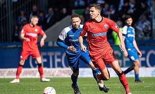 Tobias Müller (r.) kickt ab sofort wieder für den 1. FC Magdeburg, von dem er im Sommer 2022 nach Paderborn gewechselt war. - picture alliance/dpa Tobias Müller (r.) kickt ab sofort wieder für den 1. FC Magdeburg, von dem er im Sommer 2022 nach Paderborn gewechselt war. - picture alliance/dpa