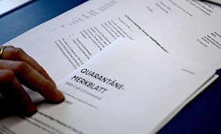 Nach den damaligen Corona-Regeln hätten weder Mutter noch Tochter bei den Ferienspielen auftauchen dürfen. - Symbolfoto: dpa Nach den damaligen Corona-Regeln hätten weder Mutter noch Tochter bei den Ferienspielen auftauchen dürfen. - Symbolfoto: dpa