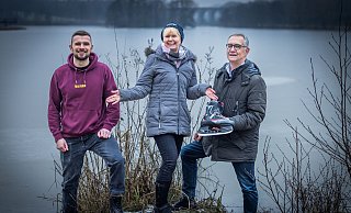 Vor drei Wochen liefen bei Hauke Schulz (v.l.), Astrid Brausch und Gerd-Peter Grün die Vorbreitungen für die Eiswette noch auf Hochtouren. - Sarah Jonek Fotografie Vor drei Wochen liefen bei Hauke Schulz (v.l.), Astrid Brausch und Gerd-Peter Grün die Vorbreitungen für die Eiswette noch auf Hochtouren. - Sarah Jonek Fotografie