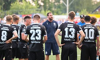 Trainer Mitch Kniat und sein Team hatten in Lipperreihe keinen guten Tag. Das soll nicht noch einmal vorkommen. - Oliver Krato Trainer Mitch Kniat und sein Team hatten in Lipperreihe keinen guten Tag. Das soll nicht noch einmal vorkommen. - Oliver Krato