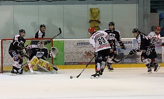 Chancen nutzen: Emil Lessard-Aydin und die Herforder haben gute Erinnerungen an das jüngste Duell gegen die Rostock-Piranhas, das sie mit 6:3 gewannen. - Ralf Homburg Chancen nutzen: Emil Lessard-Aydin und die Herforder haben gute Erinnerungen an das jüngste Duell gegen die Rostock-Piranhas, das sie mit 6:3 gewannen. - Ralf Homburg