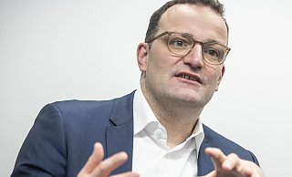 Unionsfraktionsvize Jens Spahn, geboren 1980, wurde 2002 zum ersten Mal in den Bundestag gewählt. - Jörg Dieckmann Unionsfraktionsvize Jens Spahn, geboren 1980, wurde 2002 zum ersten Mal in den Bundestag gewählt. - Jörg Dieckmann