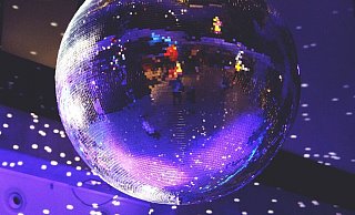 Zwei Bielefelder Disco-Betreiber werfen der Stadt in der ersten Corona-Phase rechtswidrigen Umgang mit den Unternehmen vor. - Symbolbild: Pixabay Zwei Bielefelder Disco-Betreiber werfen der Stadt in der ersten Corona-Phase rechtswidrigen Umgang mit den Unternehmen vor. - Symbolbild: Pixabay