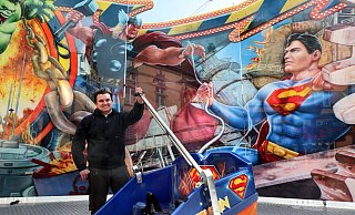 Für Schausteller Marvin Fick aus Nienburg und sein Heroes-Action-Fahrgeschäft ist die Herforder Osterkirmes das erste Volksfest der Saison. - Frank-Michael Kiel-Steinkamp Für Schausteller Marvin Fick aus Nienburg und sein Heroes-Action-Fahrgeschäft ist die Herforder Osterkirmes das erste Volksfest der Saison. - Frank-Michael Kiel-Steinkamp