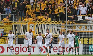 Stanislav Fehler (Mitte) und der SC Wiedenbrück haben ihr Auswärtsspiel in der Fußball-Regionalliga bei Alemannia Aachen verloren. - Daniel Bremehr Stanislav Fehler (Mitte) und der SC Wiedenbrück haben ihr Auswärtsspiel in der Fußball-Regionalliga bei Alemannia Aachen verloren. - Daniel Bremehr