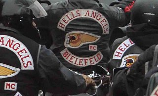 Die Bielefelder Hells Angels kommen seit der großen Polizei-Razzia am Mittwoch nicht aus den Schlagzeilen. - Archivfoto: Andreas Zobe Die Bielefelder Hells Angels kommen seit der großen Polizei-Razzia am Mittwoch nicht aus den Schlagzeilen. - Archivfoto: Andreas Zobe