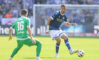 Arminias Defensive, hier Innenverteidiger Joel Felix, muss gegen die junge und stürmische Stuttgarter Reserve die Augen offenhalten. - Oliver Krato Arminias Defensive, hier Innenverteidiger Joel Felix, muss gegen die junge und stürmische Stuttgarter Reserve die Augen offenhalten. - Oliver Krato
