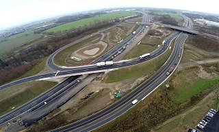 Wer sich die Bilder vom Bau der Nordumgehung vor Augen führt - hier das Löhner "Knäuel" mit Blick gen Bad Oeynhausen - der mag die Einschätzung, dass die Autobahn Natur- und Lebensräume nicht beeinträchtige, kaum nachvollziehen. - Jürgen Krüger Wer sich die Bilder vom Bau der Nordumgehung vor Augen führt - hier das Löhner "Knäuel" mit Blick gen Bad Oeynhausen - der mag die Einschätzung, dass die Autobahn Natur- und Lebensräume nicht beeinträchtige, kaum nachvollziehen. - Jürgen Krüger