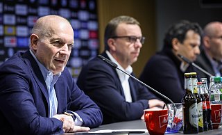 Präsident Rainer Schütte (v. l.) und der nun alleinige Geschäftsführer Christoph Wortmann sind bei der Nachfolgersuche Samir Arabis gefragt. - Sarah Jonek Präsident Rainer Schütte (v. l.) und der nun alleinige Geschäftsführer Christoph Wortmann sind bei der Nachfolgersuche Samir Arabis gefragt. - Sarah Jonek