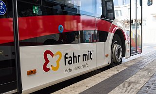 Angesichts steigender Spritpreise soll der Busverkehr soll auf den Prüfstand. Kommunen sollen selbst melden, welche Linien unwirtschaftlich sind. - Lena Henning Angesichts steigender Spritpreise soll der Busverkehr soll auf den Prüfstand. Kommunen sollen selbst melden, welche Linien unwirtschaftlich sind. - Lena Henning