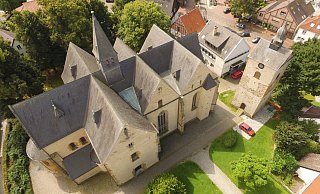 In der Engeraner Stiftskirche soll Sachsenherzog Widukind begraben sein. Das ist jedoch weder wissenschaftlich belegt noch widerlegt. - Jens Reddeker In der Engeraner Stiftskirche soll Sachsenherzog Widukind begraben sein. Das ist jedoch weder wissenschaftlich belegt noch widerlegt. - Jens Reddeker