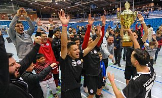 Die Mannschaft des MCH Futsal Clubs ist Bielefelder Hallen-Fußball Stadtmeister. - Andreas Zobe Die Mannschaft des MCH Futsal Clubs ist Bielefelder Hallen-Fußball Stadtmeister. - Andreas Zobe