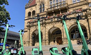 Wer bestimmt die Verkehrspolitik im Rathaus? Künftig soll das ein Dezernent, den die Grünen auswählen, tun. Das stößt auf Kritik. - Jens Reichenbach Wer bestimmt die Verkehrspolitik im Rathaus? Künftig soll das ein Dezernent, den die Grünen auswählen, tun. Das stößt auf Kritik. - Jens Reichenbach