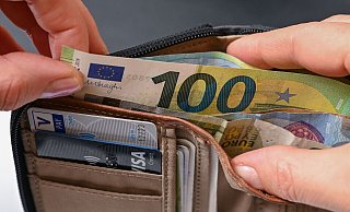 Die Parteien in Berlin diskutieren weitere Entlastungen für die Menschen im Land. - picture alliance/dpa/dpa-Zentralbild Die Parteien in Berlin diskutieren weitere Entlastungen für die Menschen im Land. - picture alliance/dpa/dpa-Zentralbild