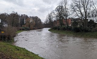 Starke Regenfälle haben die Wasserstände in der Werre ansteigen lassen. - Susanne Blersch Starke Regenfälle haben die Wasserstände in der Werre ansteigen lassen. - Susanne Blersch