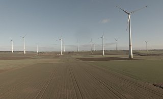 Die Windkraft ist vor allem in weiten Teilen des südlichen Paderborner Landes weithin sichtbar. So wie hier nahe Bad Wünnenberg. - Jens Reddeker Die Windkraft ist vor allem in weiten Teilen des südlichen Paderborner Landes weithin sichtbar. So wie hier nahe Bad Wünnenberg. - Jens Reddeker