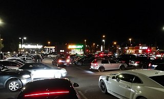Voller Parkplatz in Bielefeld, letztes Treffen vor der Ausgangssperre. - Ansgar Mönter Voller Parkplatz in Bielefeld, letztes Treffen vor der Ausgangssperre. - Ansgar Mönter