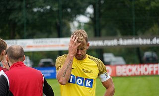 Felix Frosch, Kapitän des FC Kaunitz, war nach der 1:4-Pleite gegen Brakel sichtlich enttäuscht. - Christian Geisler Felix Frosch, Kapitän des FC Kaunitz, war nach der 1:4-Pleite gegen Brakel sichtlich enttäuscht. - Christian Geisler