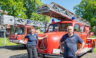 Bärbel (l.) und Hans Kleemeier leiten das Feuerwehrmuseum Häver. - Joel Beinke Bärbel (l.) und Hans Kleemeier leiten das Feuerwehrmuseum Häver. - Joel Beinke