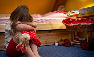 117 Mal wurde das Bünder Jugendamt im vergangenen Jahr über Missstände in Familien informiert. - Patrick Pleul/ dpa 117 Mal wurde das Bünder Jugendamt im vergangenen Jahr über Missstände in Familien informiert. - Patrick Pleul/ dpa