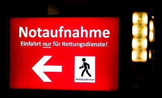 Bund und Länder hatten sich darauf geeinigt, den Verkauf von Feuerwerk und Böllern wie schon 2020 zu verbieten - vor allem auch im Hinblick auf die Krankenhäuser. - picture alliance/dpa Bund und Länder hatten sich darauf geeinigt, den Verkauf von Feuerwerk und Böllern wie schon 2020 zu verbieten - vor allem auch im Hinblick auf die Krankenhäuser. - picture alliance/dpa