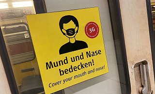 Die Maskenpflicht soll in einigen Bereichen bestehen bleiben. - picture alliance / SvenSimon Die Maskenpflicht soll in einigen Bereichen bestehen bleiben. - picture alliance / SvenSimon