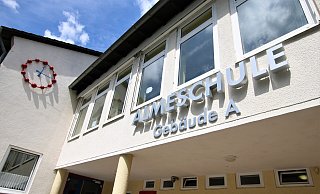 Die Almeschule in Paderborn-Wewer ist künftig keine katholische Bekenntnisschule mehr, sondern eine sogenannte Gemeinschaftsgrundschule. - Rajkumar Mukherjee Die Almeschule in Paderborn-Wewer ist künftig keine katholische Bekenntnisschule mehr, sondern eine sogenannte Gemeinschaftsgrundschule. - Rajkumar Mukherjee