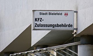 Aktuell funktioniert die Anmeldung bei der Zulassungsstelle in Bielefeld wieder. - Kurt Ehmke Aktuell funktioniert die Anmeldung bei der Zulassungsstelle in Bielefeld wieder. - Kurt Ehmke
