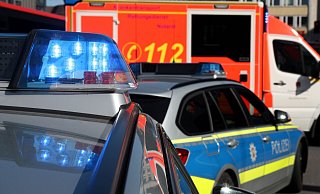 Die Polizei schwärmte kurz nach dem Vorfall aus, um den Tatverdächtigen noch ausfindig zu machen. - Symbolfoto: Jens Reichenbach Die Polizei schwärmte kurz nach dem Vorfall aus, um den Tatverdächtigen noch ausfindig zu machen. - Symbolfoto: Jens Reichenbach