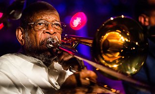 Im Mai heizte Fred Wesley beim Musik-Kontor-Konzert im Wohnzimmer ein. Wenige Wochen später schloss die Spielstätte. - Ralf Bittner Im Mai heizte Fred Wesley beim Musik-Kontor-Konzert im Wohnzimmer ein. Wenige Wochen später schloss die Spielstätte. - Ralf Bittner