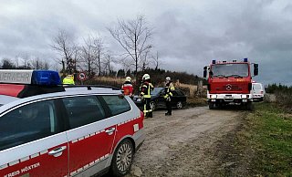 Oberhalb des Unfallortes sammeln sich die Einsatzkräfte. - Burkhard Battran Oberhalb des Unfallortes sammeln sich die Einsatzkräfte. - Burkhard Battran