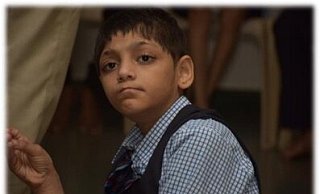 Dieser Junge in der Jeevdan Sonderschule für geistig behindere Kinder und Jugendiche in Indien freut sich über die Untersützung aus Espelkamp. - Baugemeinde Espelkamp Dieser Junge in der Jeevdan Sonderschule für geistig behindere Kinder und Jugendiche in Indien freut sich über die Untersützung aus Espelkamp. - Baugemeinde Espelkamp